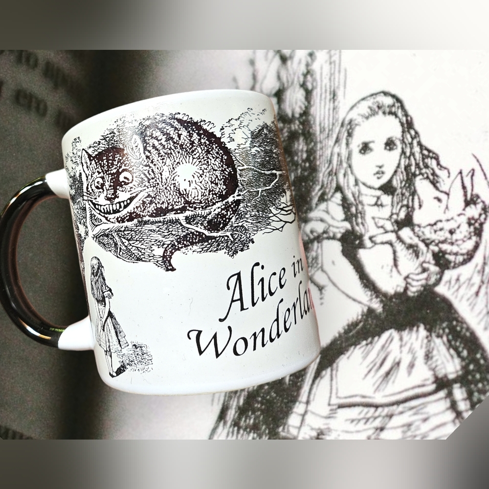 The Unemployed Philosophers Guild Chesire Cat Heat-Changing Mug
